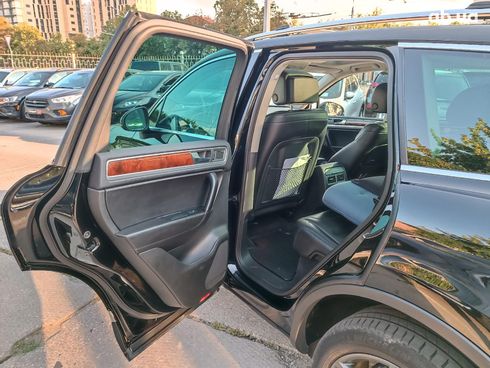 Volkswagen Touareg 2011 черный - фото 13