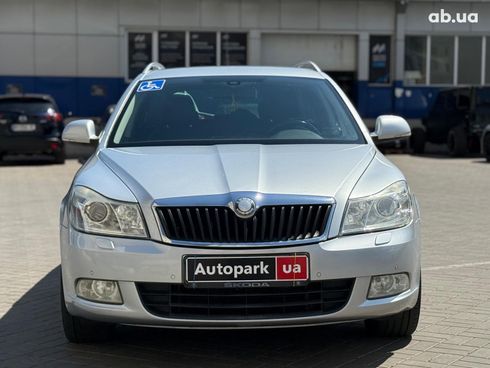 Skoda Octavia 2010 серый - фото 2