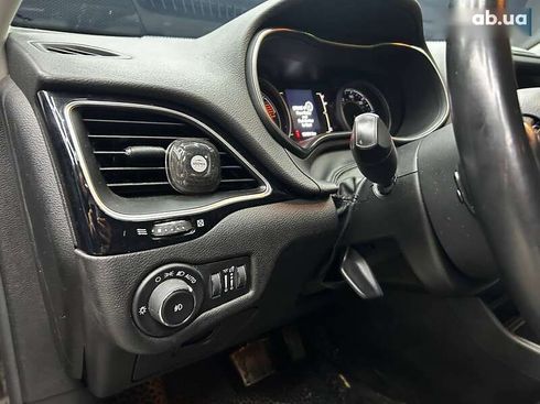 Jeep Cherokee 2019 - фото 14