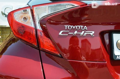 Toyota C-HR 2017 - фото 13