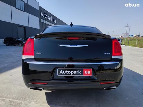 Chrysler 300 2018 черный - фото 8