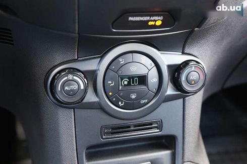 Ford Fiesta 2016 - фото 18