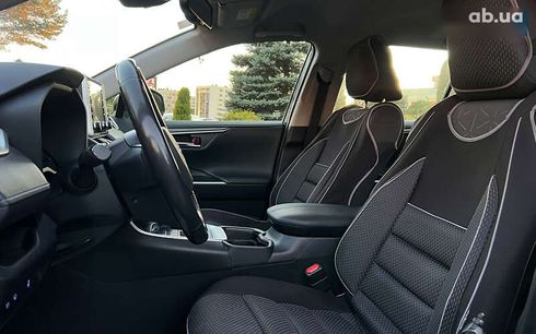 Toyota RAV4 2020 - фото 9