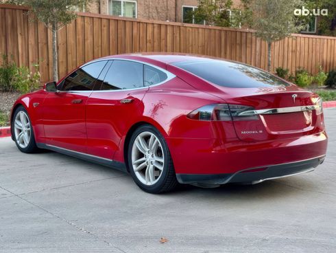 Tesla Model S 2015 красный - фото 6