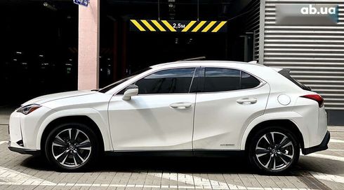 Lexus UX 2021 - фото 10