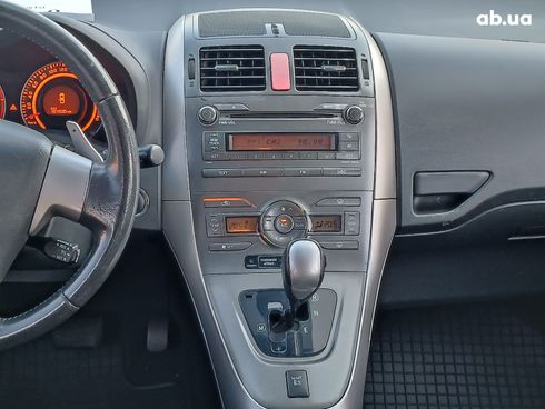 Toyota Auris 2007 красный - фото 16