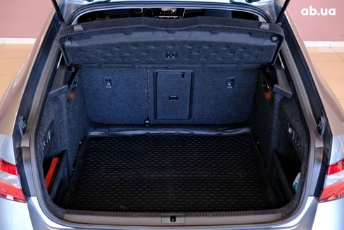Skoda Superb 2018 серый - фото 9