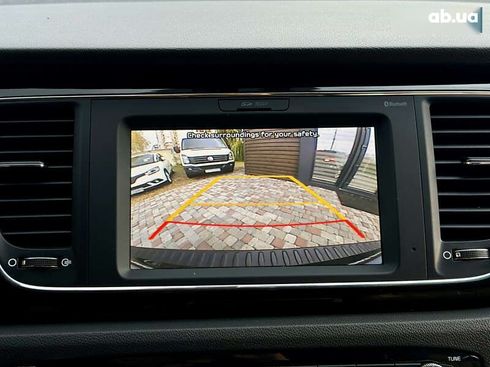 Kia Carnival 2017 - фото 29