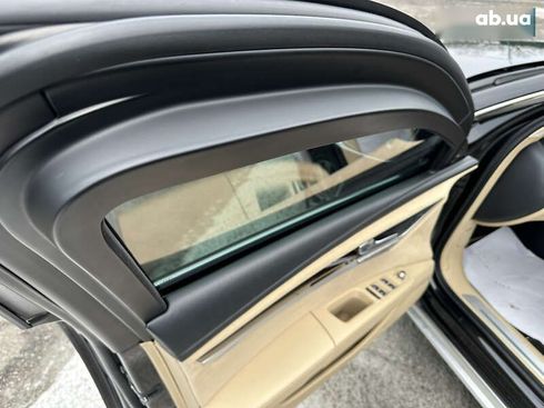 Audi A8 2011 - фото 8