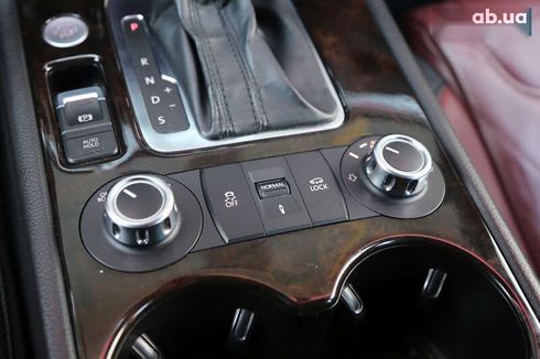 Volkswagen Touareg 2012 - фото 23