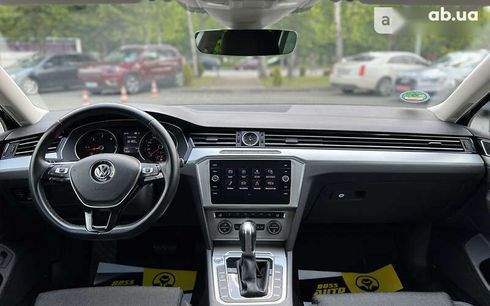 Volkswagen Passat 2018 - фото 12