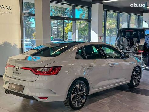 Renault Megane 2018 - фото 12