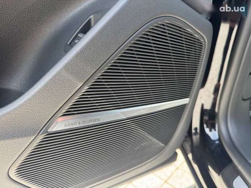 Audi RS Q8 2020 - фото 17
