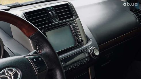 Toyota Land Cruiser Prado 2010 - фото 11