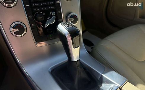 Volvo V60 2016 - фото 16