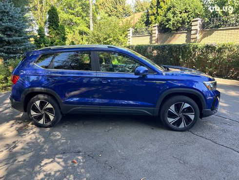 Volkswagen Taos 2023 синий - фото 4