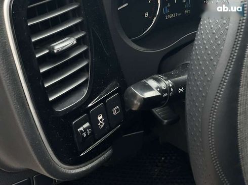 Mitsubishi Outlander 2012 - фото 13