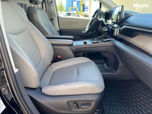 Toyota Sienna 2021 черный - фото 34
