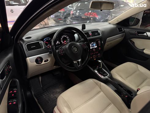 Volkswagen Jetta 2013 синий - фото 10