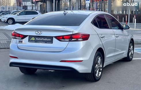 Hyundai Elantra 2016 - фото 8