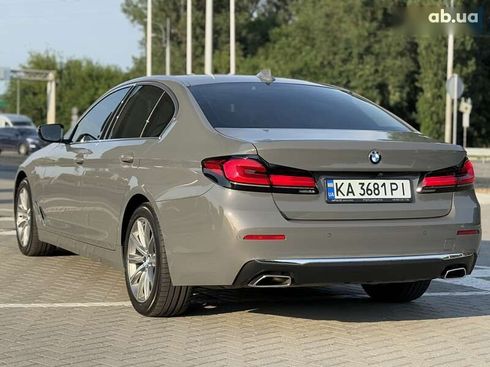 BMW 5 серия 2021 - фото 7