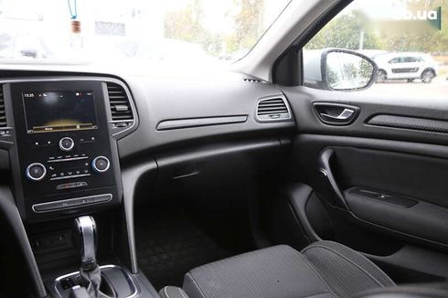 Renault Megane 2017 - фото 15