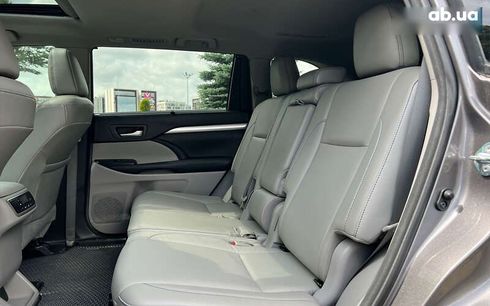 Toyota Highlander 2017 - фото 11