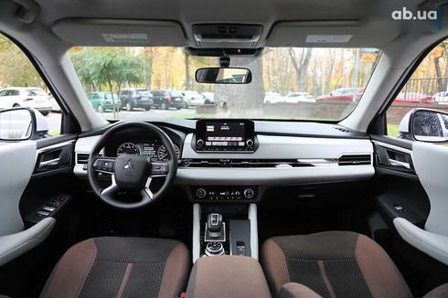 Mitsubishi Outlander 2022 - фото 14