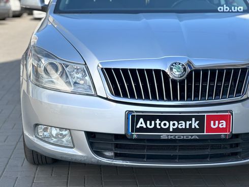 Skoda Octavia 2012 серый - фото 4