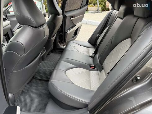 Toyota Camry 2019 - фото 26