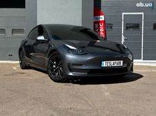 Продаж вживаних Tesla Model 3 в Київській області - купити на Автобазарі