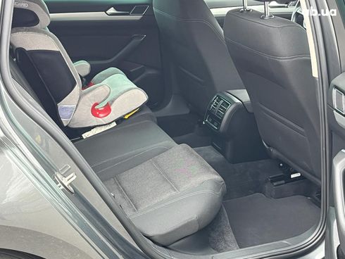 Volkswagen Passat 2015 серый - фото 20