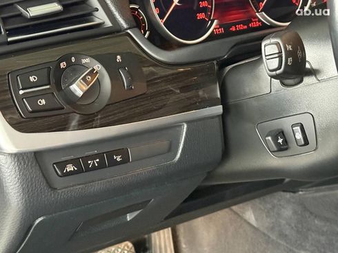 BMW 5 серия 2016 белый - фото 40