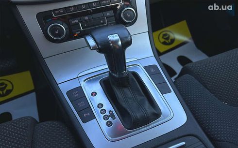 Volkswagen Passat 2010 - фото 16