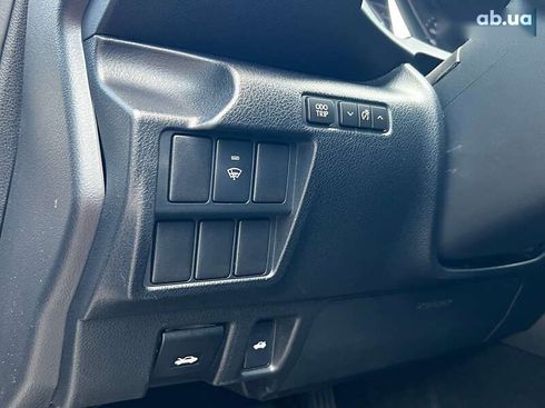 Lexus IS 2017 - фото 14