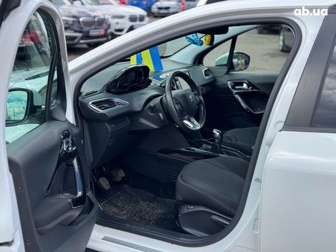 Peugeot 2008 2019 белый - фото 25