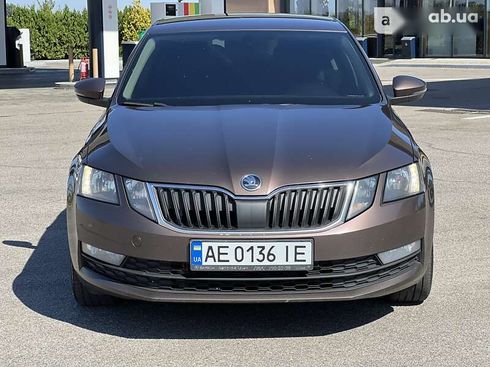 Skoda Octavia 2017 - фото 12