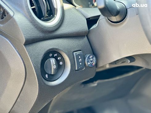 Ford Fiesta 2018 черный - фото 15
