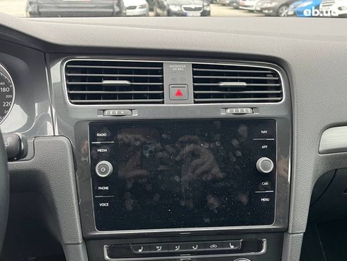 Volkswagen Golf 2020 белый - фото 16