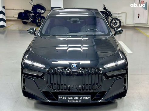 BMW i7 2022 - фото 8