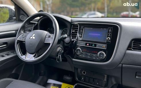 Mitsubishi Outlander 2019 - фото 17
