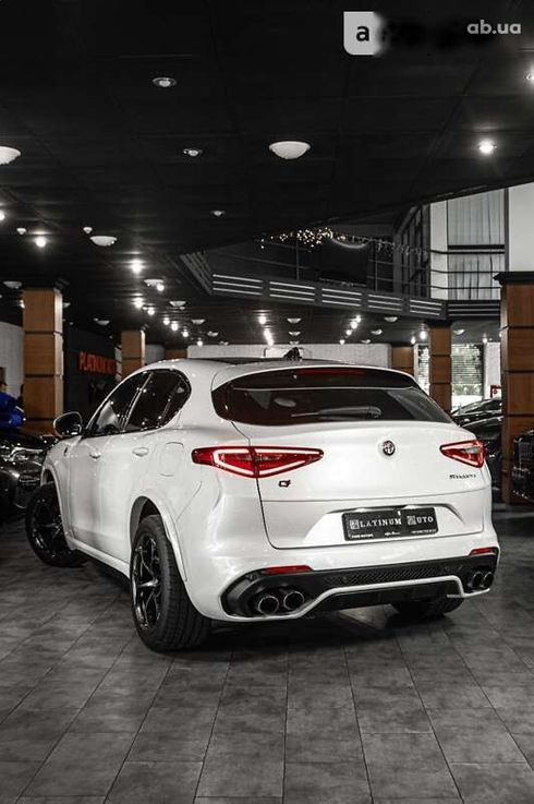 Alfa Romeo Stelvio 2018 - фото 28