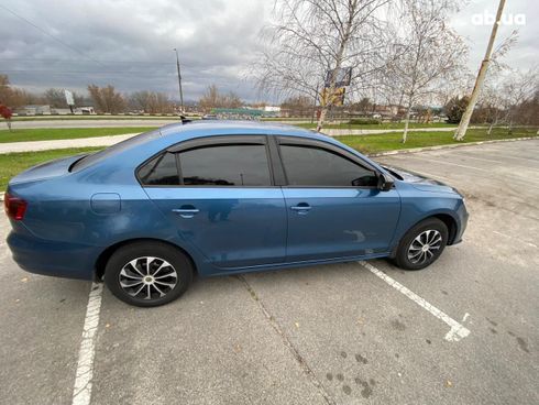 Volkswagen Jetta 2015 синий - фото 14
