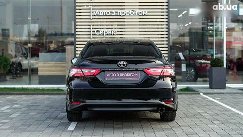 Toyota Camry 2019 - фото 3