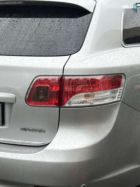 Toyota Avensis 2009 - фото 12