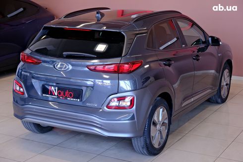 Hyundai Kona Electric 2021 серый - фото 5