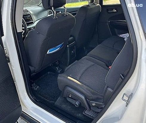 Dodge Journey 2018 белый - фото 9