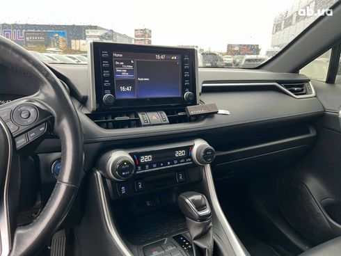 Toyota RAV4 2019 серый - фото 28