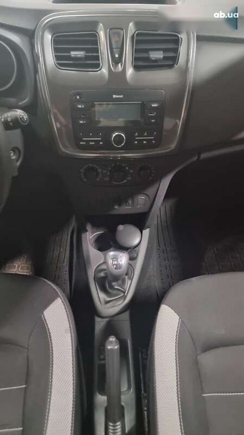 Renault Sandero 2021 - фото 8