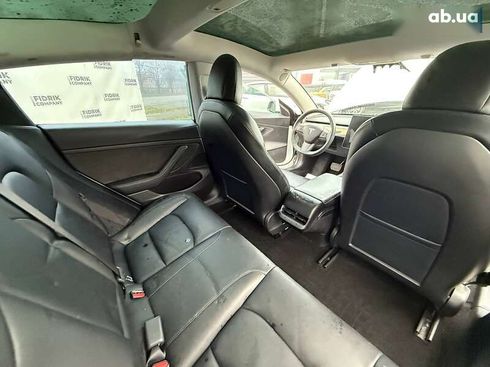 Tesla Model 3 2021 - фото 13